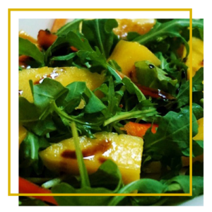 Salada primavera com manga